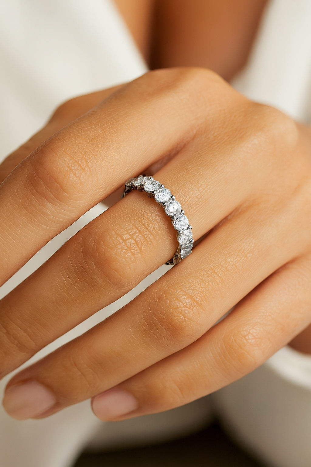 Sortija Infinity Oro Blanco 18Kl con Circonitas 3mm