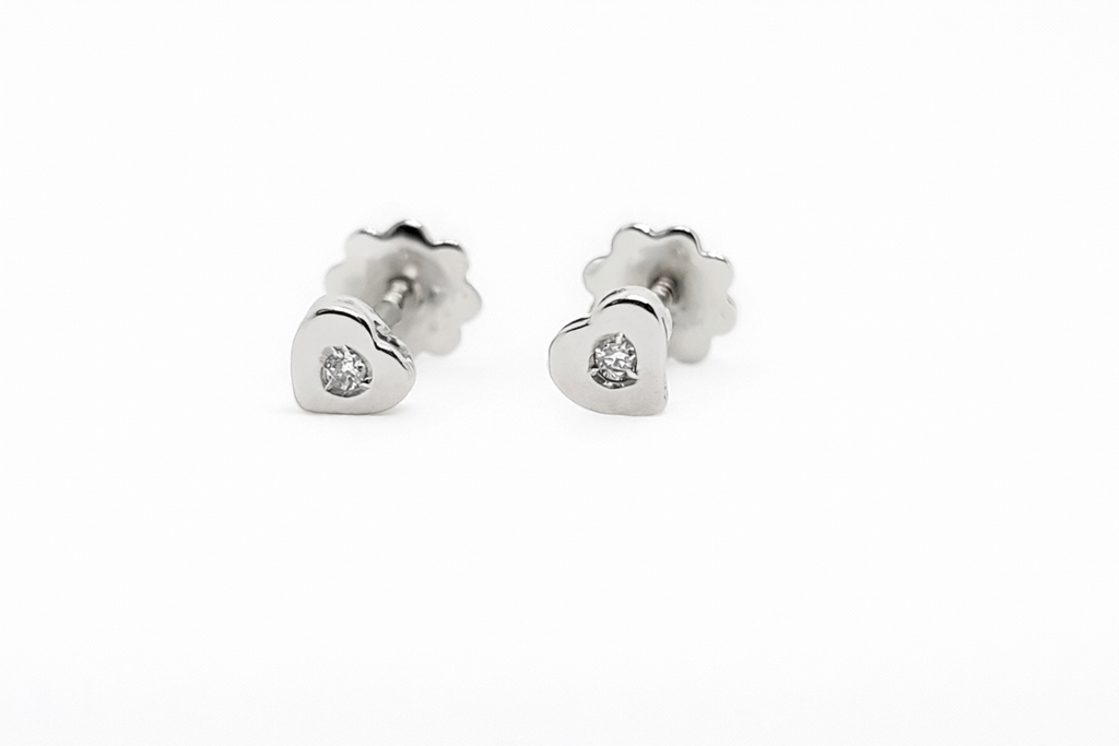 Pendientes Oro Blanco 18K Corazon