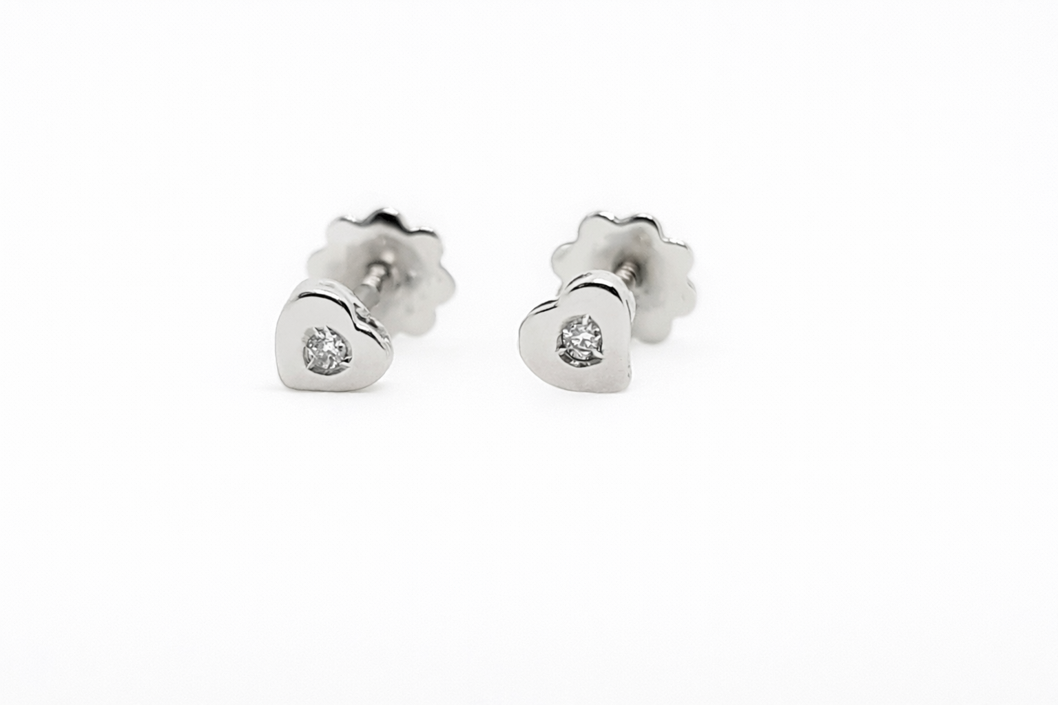 Pendientes Oro Blanco 18K Corazon